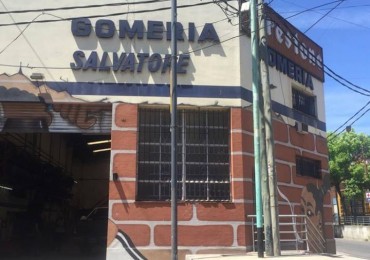  Lote de Terreno con Local en La Boca